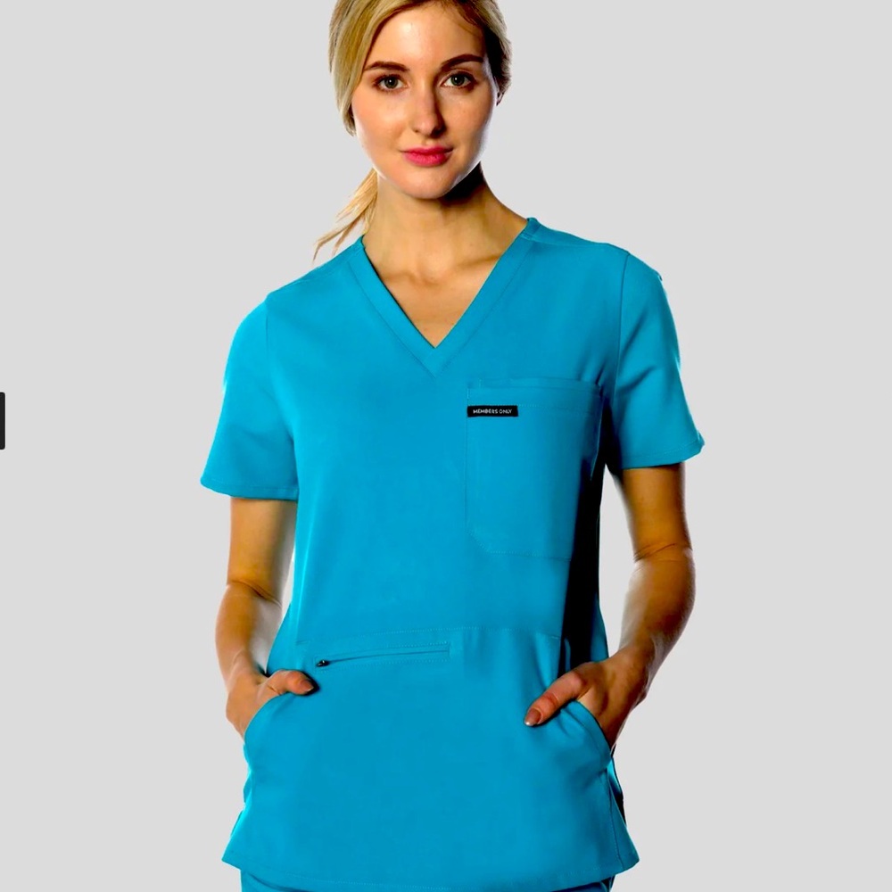 Members Only New Women 5- Pocket Scrub Top. Color Teal. Size XXLarge.